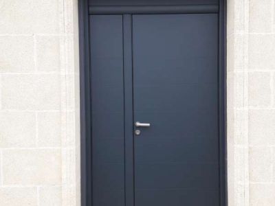 Fourniture et pose en rénovation d’une porte d’entrée Bel’M en aluminium sur Talence