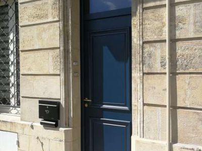 Fourniture et pose d’une porte d’entrée Bel’M mixte sur Bordeaux centre